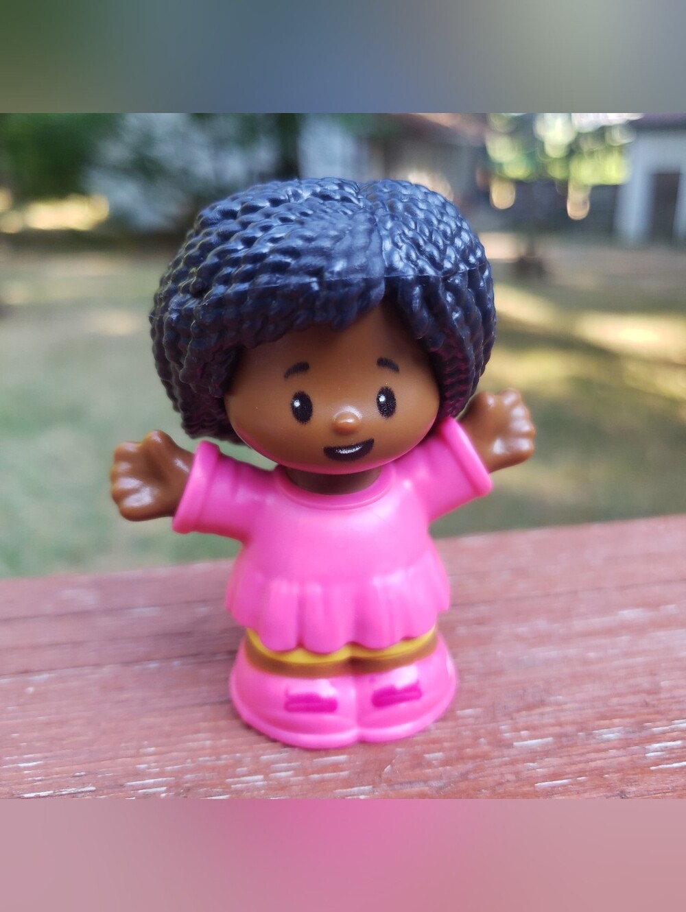2020 Fisher-Price Little People Little Girl Wearing Pink Outfit